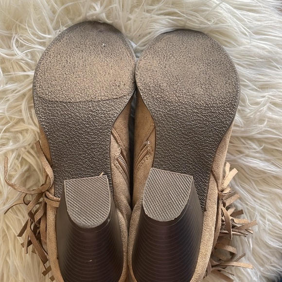 Camel colored fringe booties - Picture 8 of 9